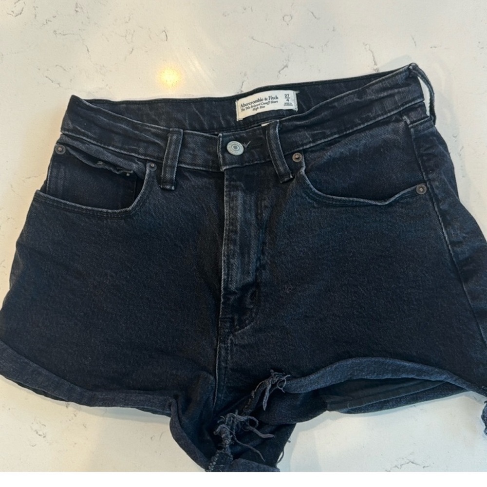 Abercrombie curve love 90’ jean shorts